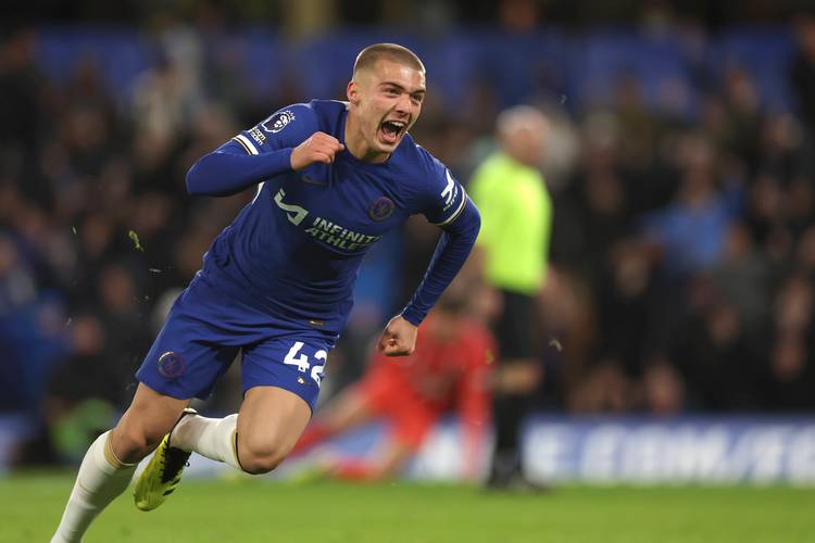 孔帕尼：凯恩和对手的手臂位置几乎一样，这种情况不该判点球