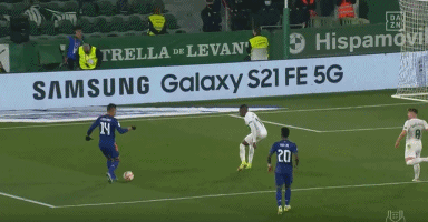 勒布朗-詹姆斯年终大战惨遭批评 净负值全场垫底 美媒呼吁退役