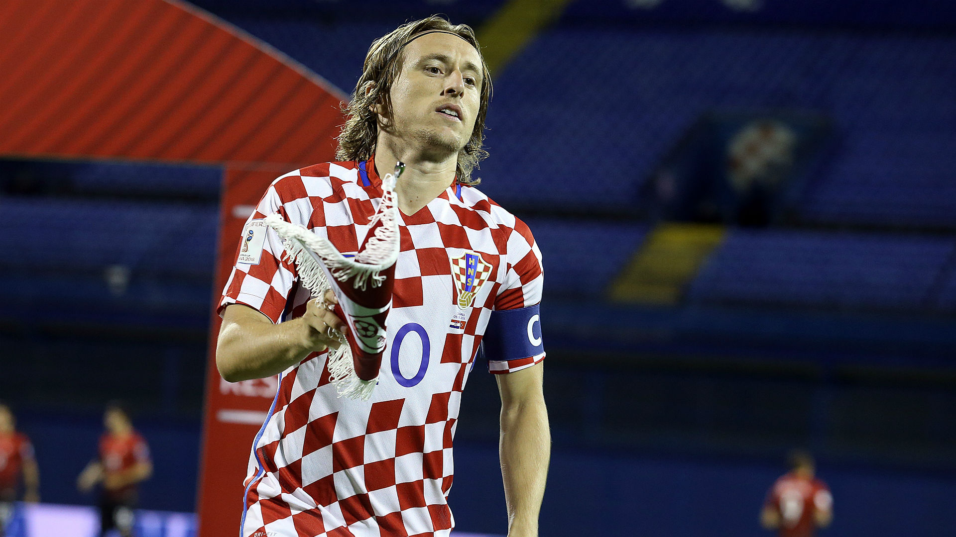 密尔瓦基勇士队在 1957 年击败洋基，汉克·阿伦在决赛中展现关键的长打火力